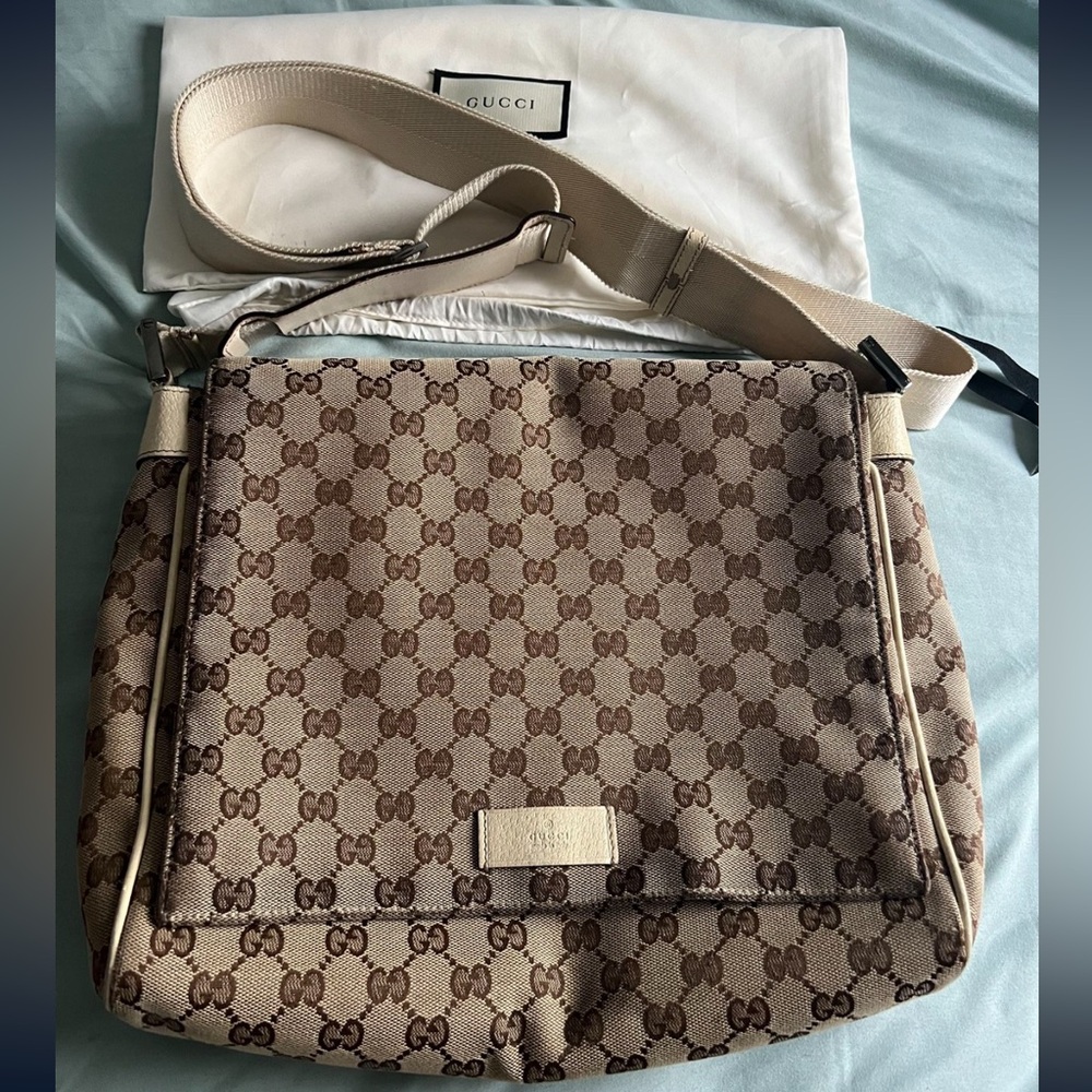 Gucci Messenger bag